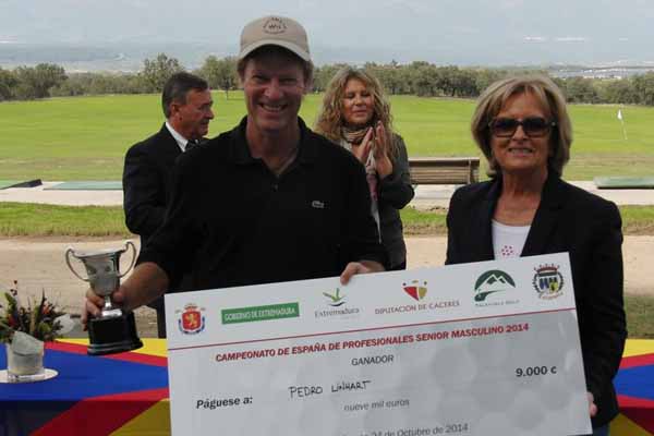 Pedro Linhart entrega trofeos Talayuela golf